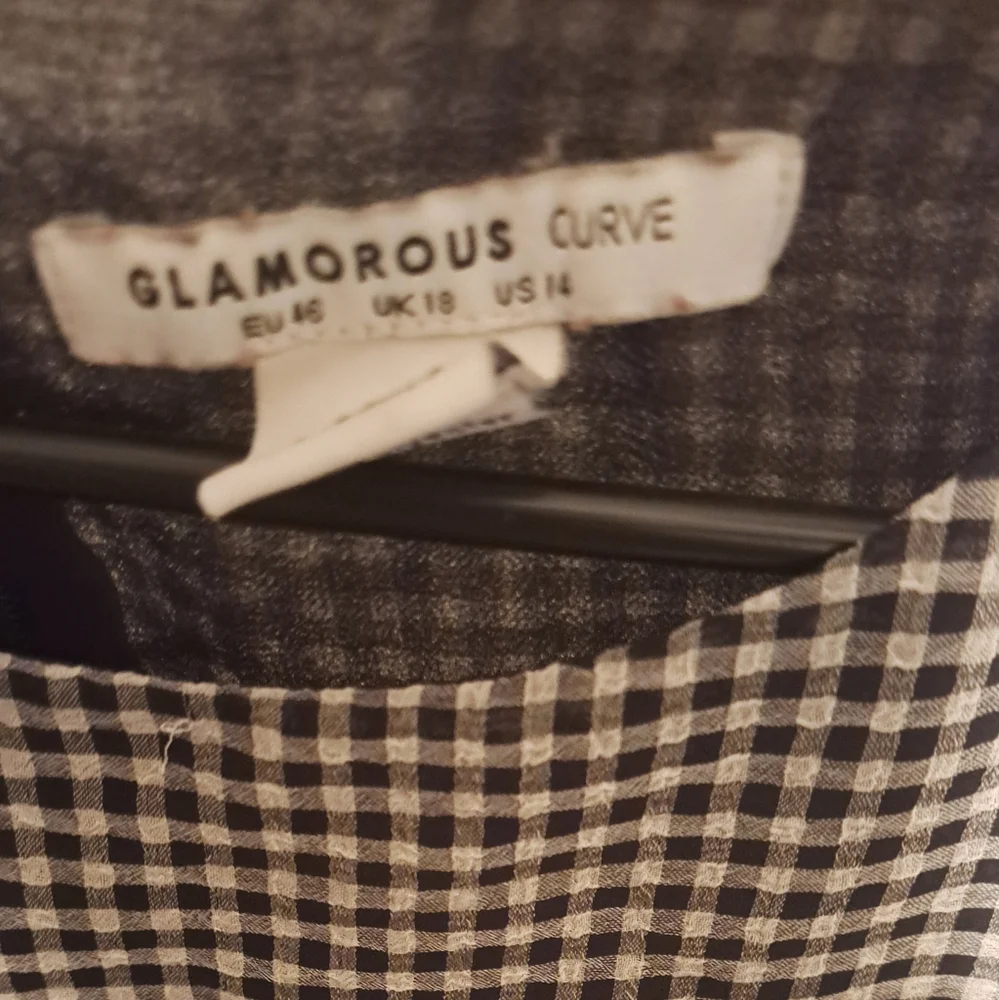 Glamorous Ruffled Dress - Picture 4 of 4